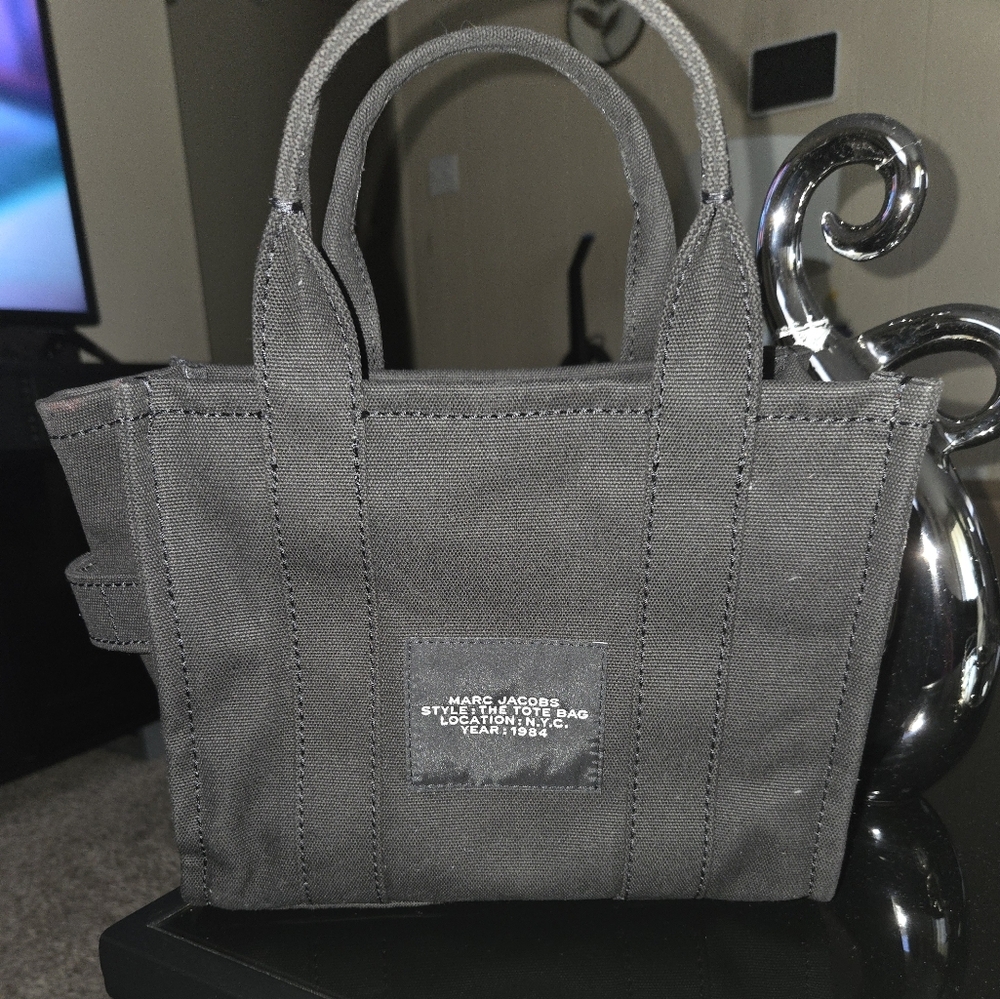 Marc Jacobs Small Tote Bag - Picture 5 of 9